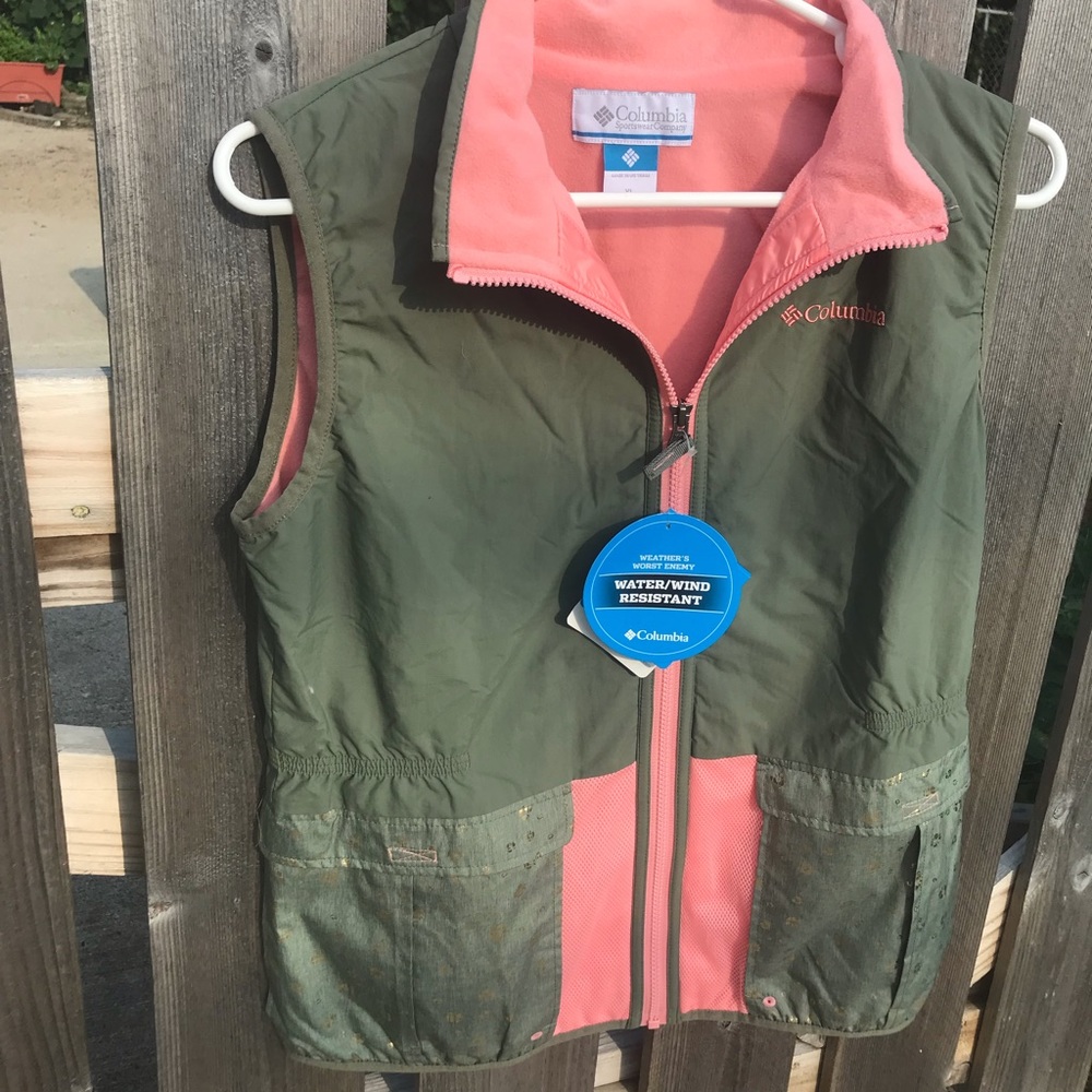 Brand new with tags Columbia girls vest